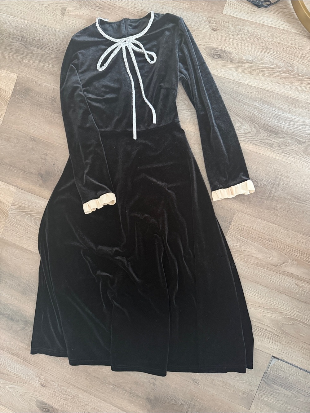 Classic Black Velvet Long-Sleeve Dress with Contrast Trim